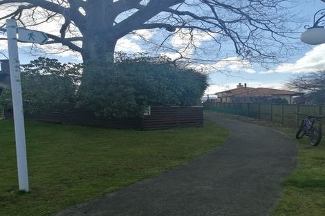Photo of property in 2/7 Kathleen Place, Rainbow Point, Taupo, 3330