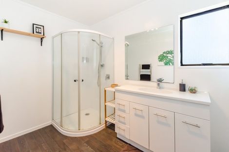 Photo of property in 16 Tobys Way, Waikanae Beach, Waikanae, 5036