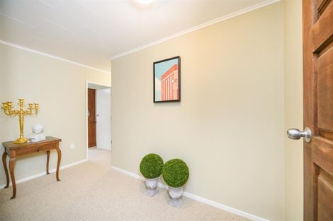 Photo of property in 24 Oaklea Avenue, Marton, 4710