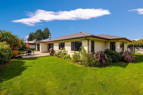 Photo of property in 8 Alpha Close, Wanaka, 9305