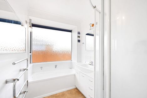 Photo of property in 47 Rutherford Street, Chedworth, Hamilton, 3210