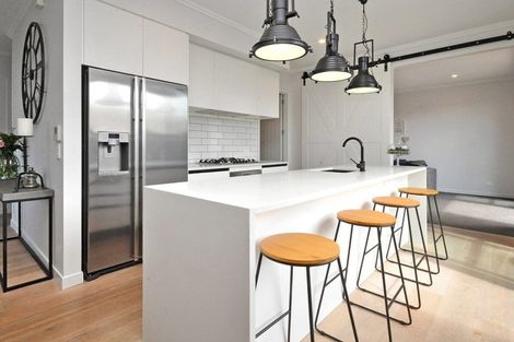 Photo of property in 8 Bellamont Street, Kumeu, 0810