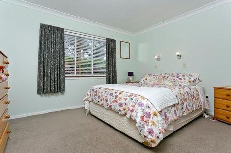 Photo of property in 1/4 Lynn Road, Bayview, Auckland, 0629