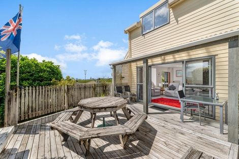 Photo of property in 7/485 Don Buck Road, Massey, Auckland, 0614
