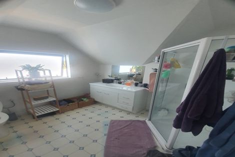 Photo of property in 12 Westwood Road, Tawa, Wellington, 5028