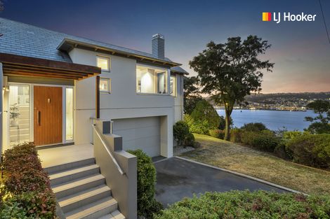 Photo of property in 17 Cornwall Street, Vauxhall, Dunedin, 9013