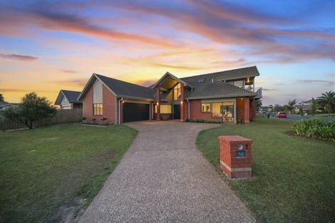 Photo of property in 1 Fencotie Place, Northpark, Auckland, 2013