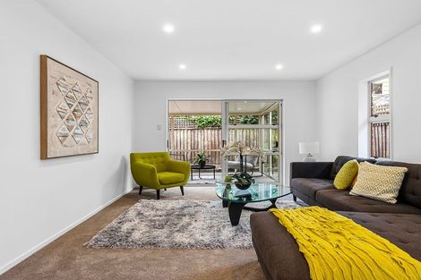 Photo of property in 2/118 Aorangi Road, Bryndwr, Christchurch, 8053