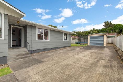 Photo of property in 85 Riversdale Drive, Merrilands, New Plymouth, 4312