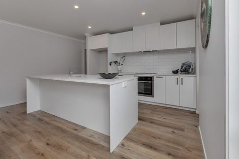 Photo of property in 13 Olney Court, One Tree Point, 0118