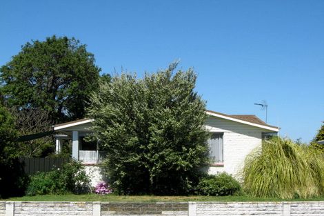 Photo of property in 7 Denniston Crescent, Redwood, Christchurch, 8051