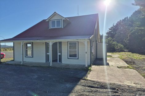 Photo of property in 11 Rangatira Road, Tawa, Wellington, 5028