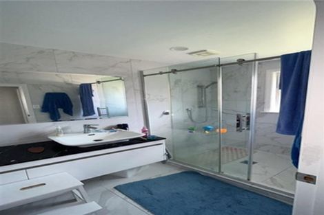 Photo of property in 31 Dawnhaven Drive, Te Atatu Peninsula, Auckland, 0610