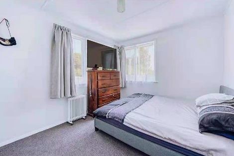 Photo of property in 43 Justine Street, Cannons Creek, Porirua, 5024