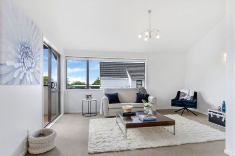 Photo of property in 2/99 Matipo Road, Mairangi Bay, Auckland, 0630