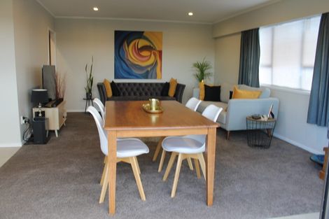 Photo of property in 2/33 Tyrian Close, Half Moon Bay, Auckland, 2012