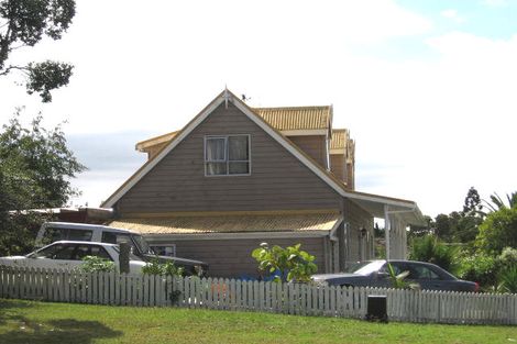 Photo of property in 1/2 Palmer Avenue, Glen Eden, Auckland, 0602