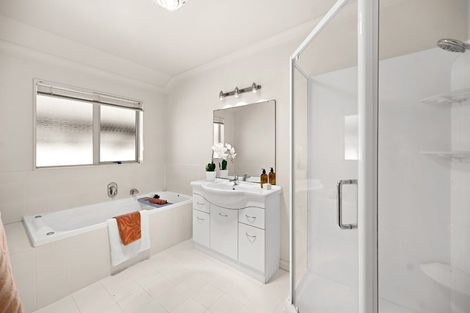 Photo of property in 2 Roderick Place, Rototuna, Hamilton, 3210