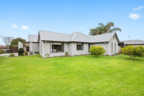 Photo of property in 16 Cate Road, Rototuna, Hamilton, 3210