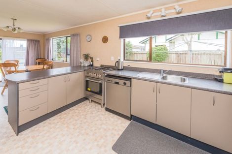 Photo of property in 14 Akepiro Place, Tawhero, Whanganui, 4501