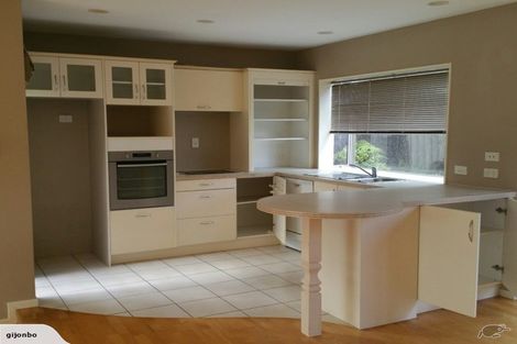 Photo of property in 1/1 Stoneleigh Court, Sunnynook, Auckland, 0632