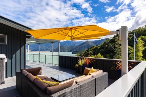 Photo of property in 251 Queen Charlotte Drive, Havelock, Picton, 7281