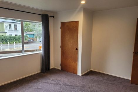 Photo of property in 33 Carrington Street, New Plymouth, 4310