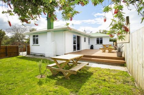 Photo of property in 18 Lytton Road, Riverdale, Gisborne, 4010