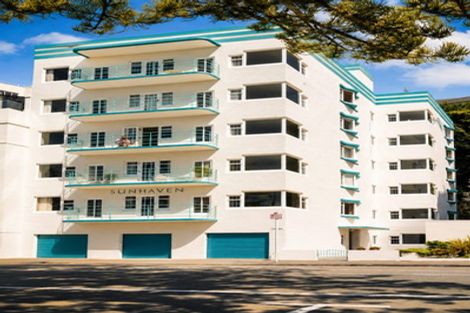 Photo of property in Sunhaven Flats, 262 Oriental Parade, Oriental Bay, Wellington, 6011