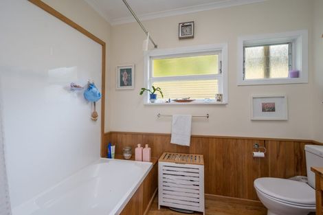 Photo of property in 18 Thompson Terrace, Toi Toi, Nelson, 7010