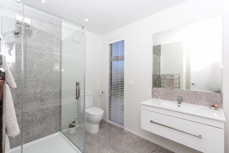 Photo of property in 5a Mission Street, Moturoa, New Plymouth, 4310