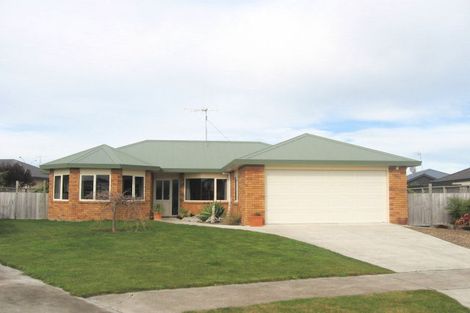 Photo of property in 4 Mckenzie Place, Rototuna North, Hamilton, 3210