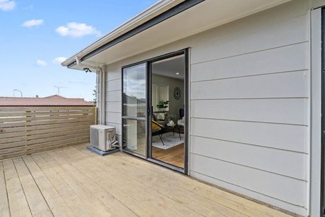 Photo of property in 2/35 Secretariat Place, Randwick Park, Auckland, 2105