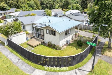 Photo of property in 2/6 Gemstone Drive, Birchville, Upper Hutt, 5018