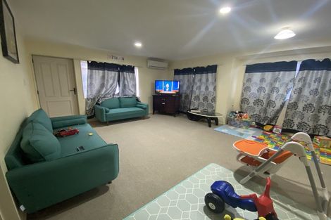Photo of property in 4/43 Fruitvale Road, New Lynn, Auckland, 0600