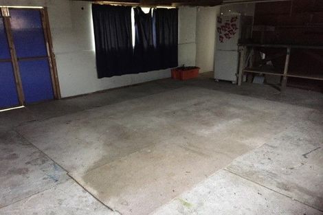 Photo of property in 260 Henderson Valley Road, Henderson, Auckland, 0612