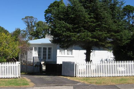 Photo of property in 1/21 Cron Avenue, Te Atatu South, Auckland, 0610