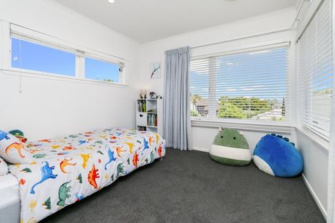 Photo of property in 1/232 East Coast Road, Forrest Hill, Auckland, 0620