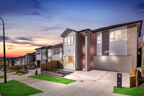 Photo of property in 12 Haku Road, Flat Bush, Auckland, 2019