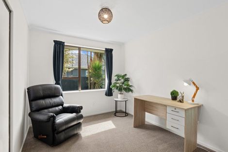 Photo of property in 1/139 Sawyers Arms Road, Northcote, Christchurch, 8052