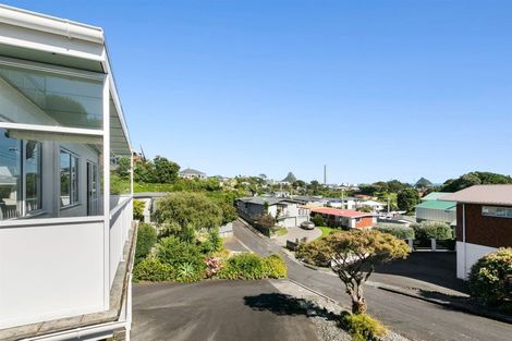 Photo of property in 2/422 Devon Street West, Lynmouth, New Plymouth, 4310