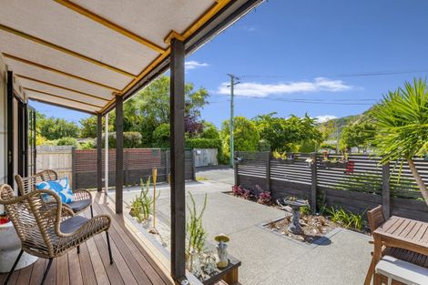 Photo of property in 12 Heretaunga Square, Silverstream, Upper Hutt, 5019