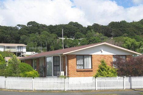 Photo of property in 70 Gemstone Drive, Birchville, Upper Hutt, 5018