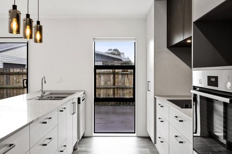 Photo of property in 7 Egmont Street, Hawera, 4610