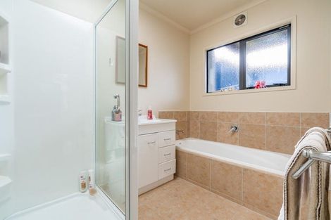 Photo of property in 152e One Tree Point Road, One Tree Point, 0118