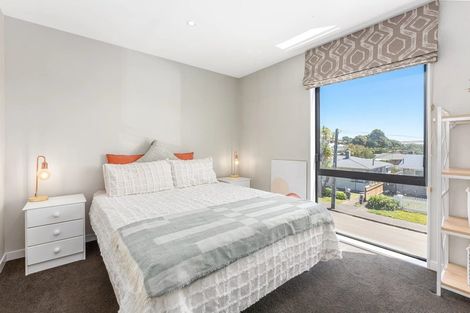 Photo of property in 2/6 Oswald Crescent, Paparangi, Wellington, 6037