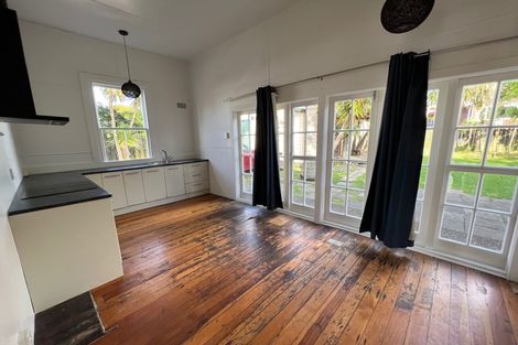 Photo of property in 44 Lynwood Road, New Lynn, Auckland, 0600