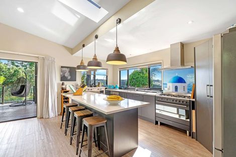 Photo of property in 4 Tarapatiki Drive, Whitianga, 3510