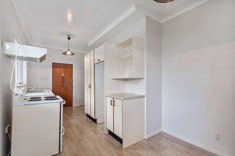 Photo of property in 52 Lawrence Crescent, Hillpark, Auckland, 2102