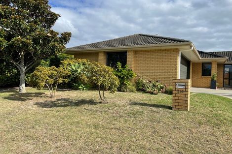 Photo of property in 718 Gloucester Road, Papamoa Beach, Papamoa, 3118
